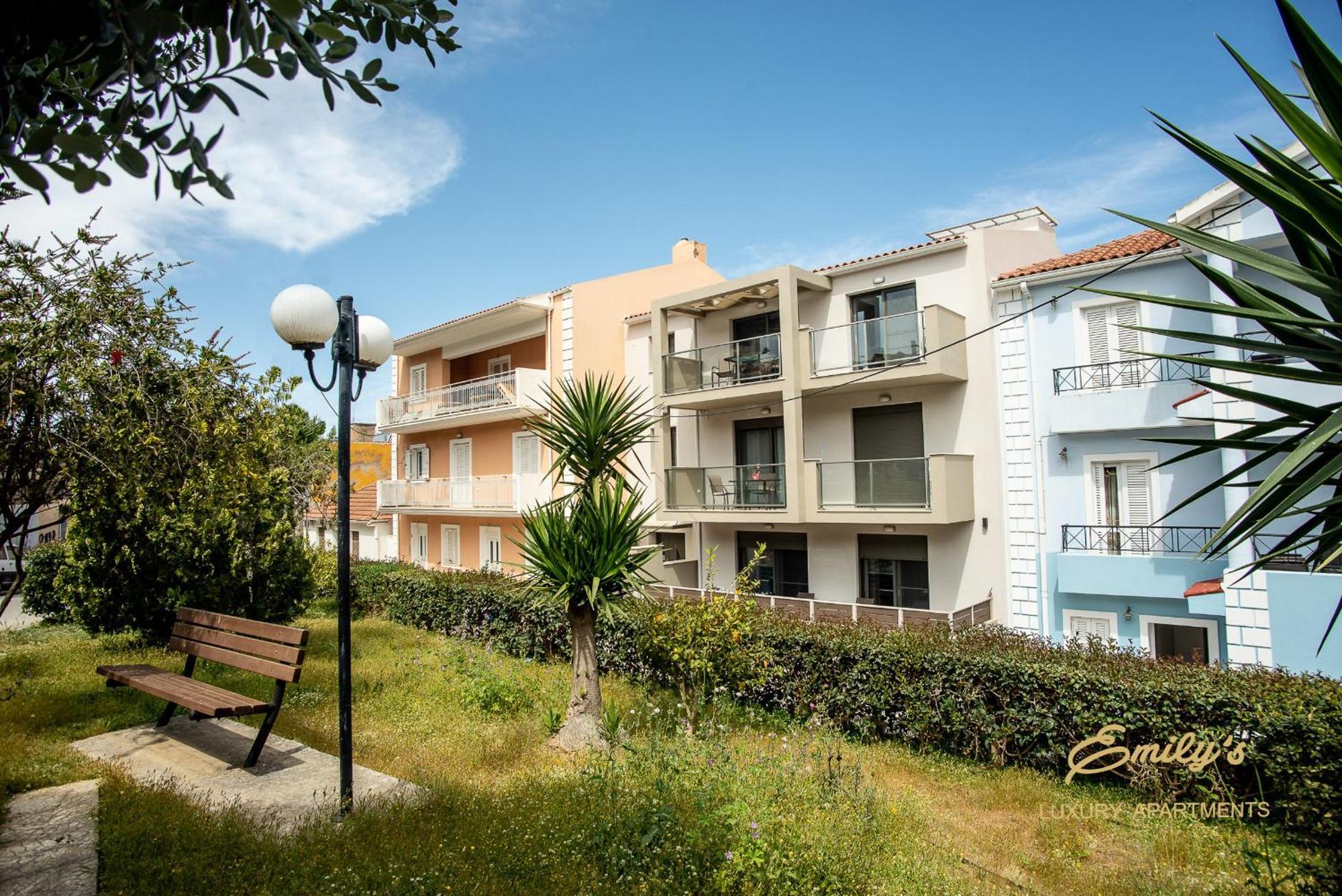 Emily'S Luxury Apartments Argostoli  Exterior photo